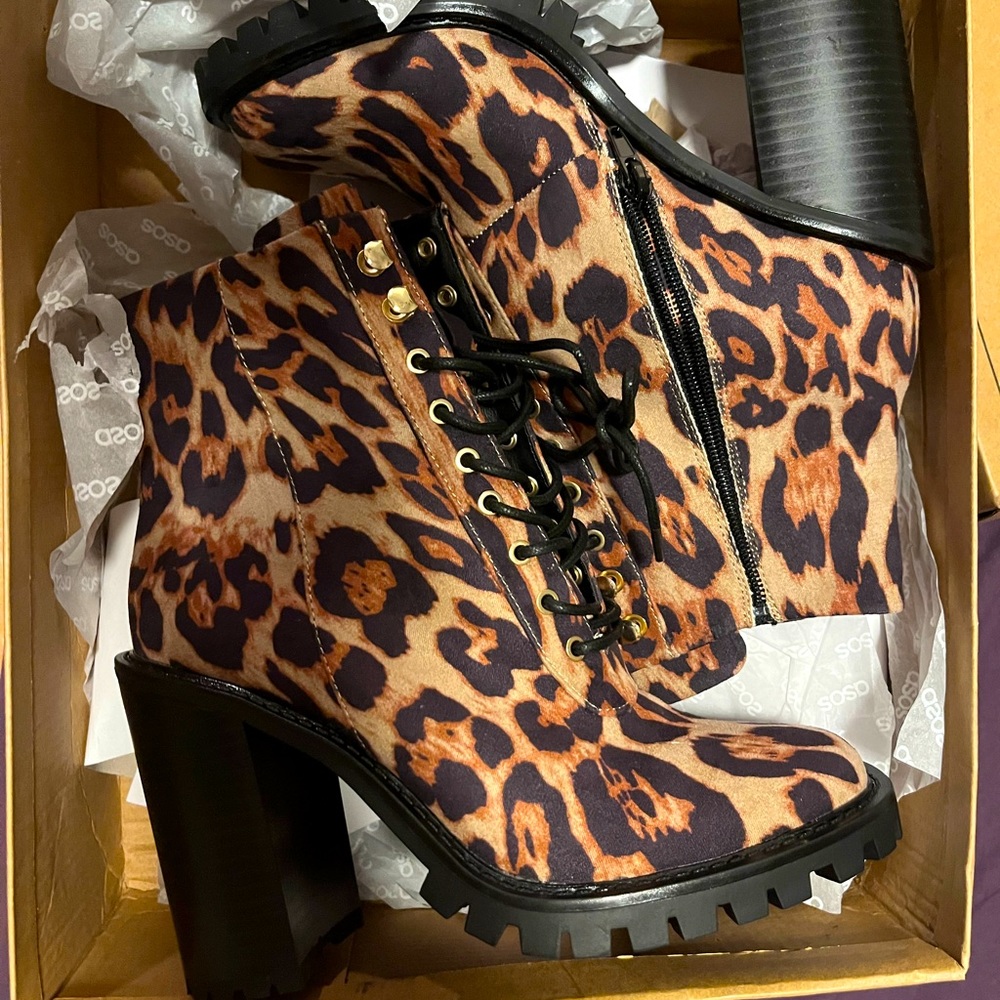 ASOS size 7 never been worn